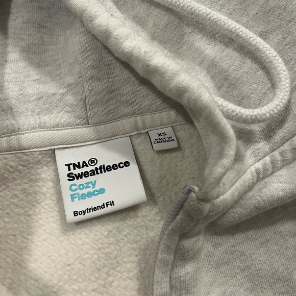 Cropped aritzia heather grey zip up - Picture 2 of 2